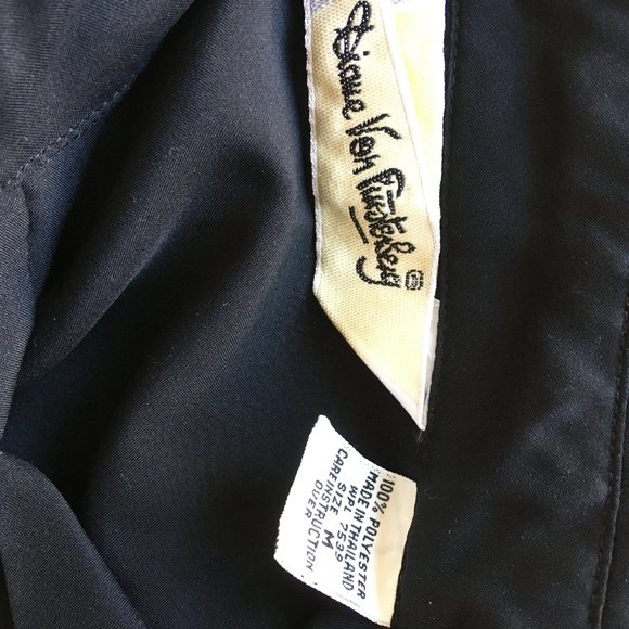 Vintage DVF DIANE VON FURSTENBERG Black Relaxed Fit Hidden Button Shirt - Picture 2 of 11